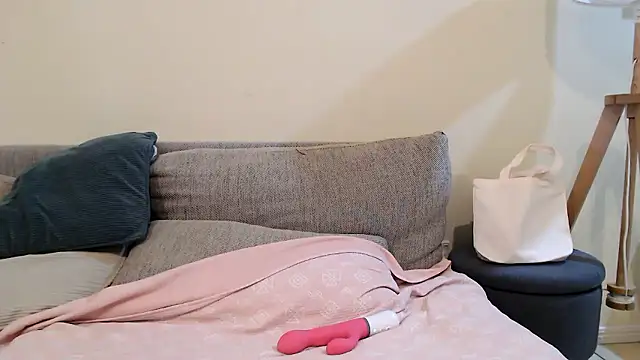 Snapshot of aussiepeaches chatting on January 17, 2026, 1:43 am aussiepeaches online show from January 17, 2026, 1:43 am