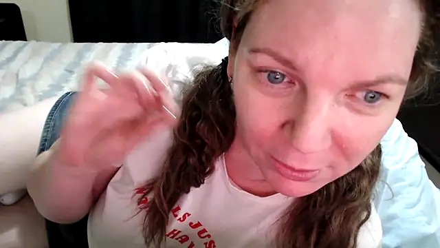 Snapshot of aussiepeaches chatting on January 17, 2026, 1:49 pm aussiepeaches online show from January 17, 2026, 1:49 pm