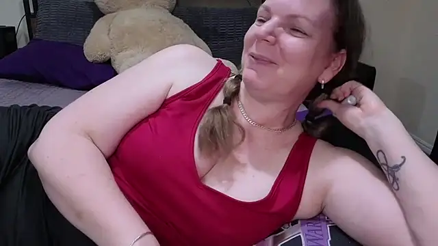 Snapshot of aussiepeaches chatting on February 9, 2026, 1:37 pm aussiepeaches online show from February 9, 2026, 1:37 pm