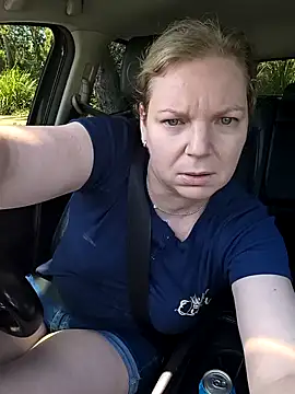 aussiepeaches online show from April 7, 2026, 2:45 am