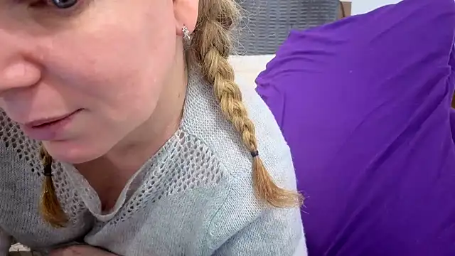 aussiepeaches online show from June 9, 2026, 4:46 am