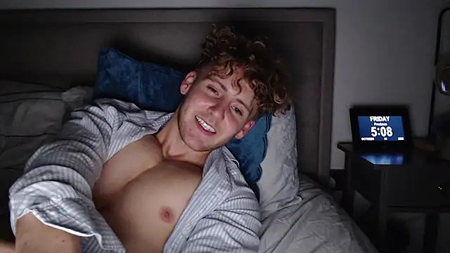 Snapshot of DominantAlex18 chatting on October 24, 2025, 4:09 am DominantAlex18 online show from October 24, 2025, 4:09 am