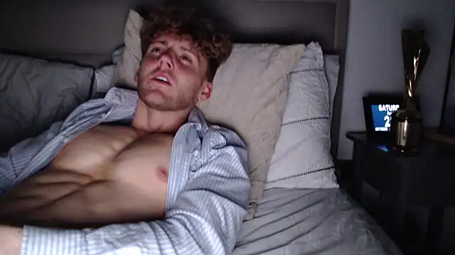 Snapshot of DominantAlex18 chatting on October 25, 2025, 1:57 am DominantAlex18 online show from October 25, 2025, 1:57 am