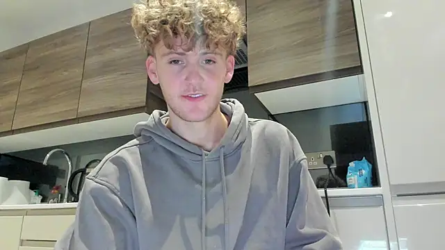 DominantAlex18 online show from December 13, 2025, 10:37 pm