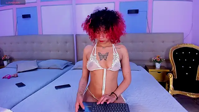 caroliine fox   online show from January 9, 2026, 1:14 pm