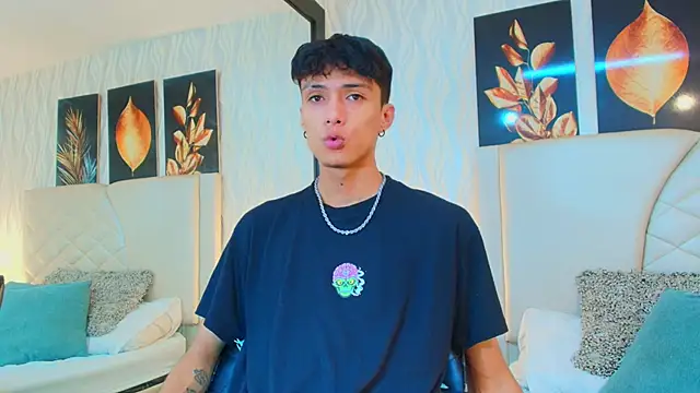 Lean Portman online show from September 19, 2025, 8:42 pm