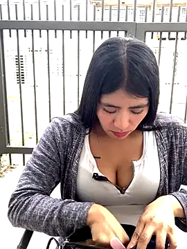 Adele Pinkk online show from September 26, 2025, 4:11 pm