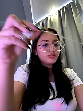 Angeldusttt online show from September 25, 2025, 4:54 pm