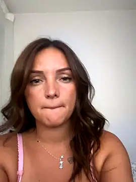 Snapshot of madiiy chatting on September 9, 2025, 8:08 pm madiiy online show from September 9, 2025, 8:08 pm