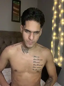 Snapshot of Marvinhenao91 chatting on October 24, 2025, 10:17 pm Marvinhenao91 online show from October 24, 2025, 10:17 pm