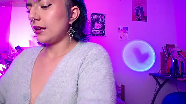 AlmaNanax online show from November 20, 2025, 4:45 am