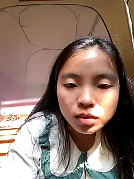 viluna online show from November 25, 2025, 4:56 am