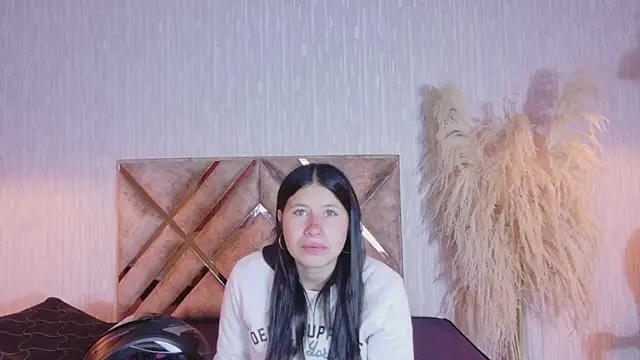 Olivia11  online show from March 21, 2026, 12:10 pm