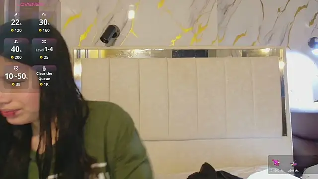 Olivia11  online show from April 7, 2026, 1:00 pm