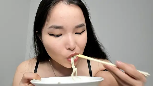 Soyun Mia online show from April 10, 2026, 12:21 pm