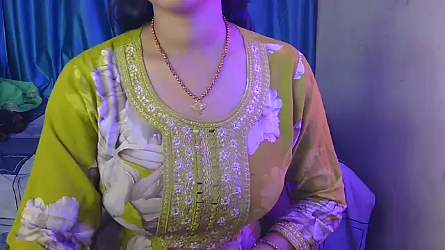 priya-kumari22 online show from November 15, 2025, 4:03 pm