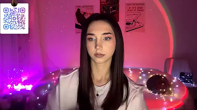 LinaMour online show from April 10, 2026, 1:55 am