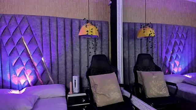 SkylerBloomm online show from March 26, 2026, 3:01 am