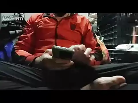 yazinyazin1 online show from April 5, 2026, 3:31 pm