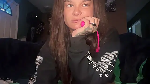 Trippie hippies1313 online show from September 10, 2025, 12:27 pm