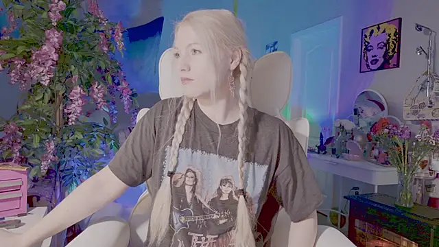 Snapshot of Talulaa chatting on May 7, 2026, 7:30 pm Talulaa online show from May 7, 2026, 7:30 pm