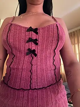 Snapshot of DulceZyra chatting on February 4, 2026, 6:14 pm DulceZyra online show from February 4, 2026, 6:14 pm