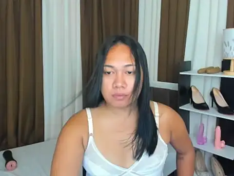 TsUncutKaren online show from September 17, 2025, 3:57 pm