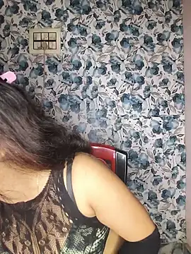 Snapshot of yours_sugar_babe chatting on June 4, 2026, 10:43 am yours sugar babe online show from June 4, 2026, 10:43 am