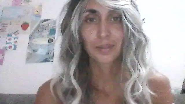 Snapshot of Nuvika chatting on November 18, 2025, 9:08 pm Nuvika online show from November 18, 2025, 9:08 pm