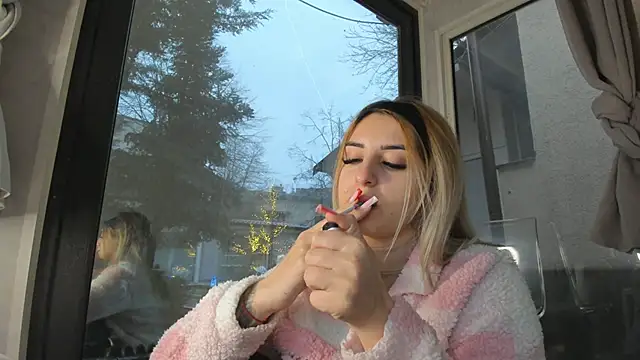 Ella Vee online show from January 6, 2026, 6:06 am