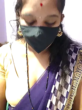 Snapshot of luci-queen chatting on September 10, 2025, 4:45 am luci-queen online show from September 10, 2025, 4:45 am