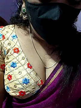 Snapshot of luci-queen chatting on September 24, 2025, 4:38 am luci-queen online show from September 24, 2025, 4:38 am