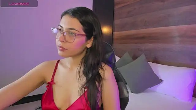 desireee  online show from March 6, 2026, 12:45 pm