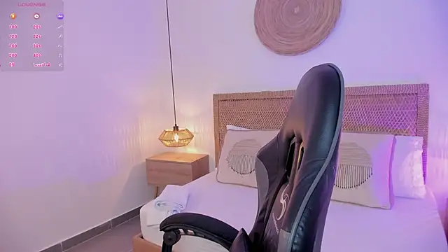 desireee  online show from March 31, 2026, 12:16 pm