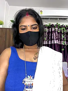 V-Hot-Sweti online show from October 6, 2025, 5:10 pm