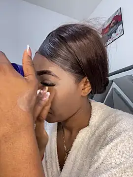 zaracollins01 online show from February 16, 2026, 6:04 pm