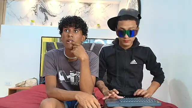 Snapshot of YOUNGS_GUYS chatting on September 24, 2025, 7:28 pm YOUNGS GUYS online show from September 24, 2025, 7:28 pm