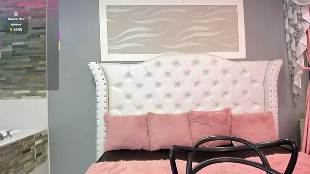  camila ortiz online show from September 30, 2025, 8:03 pm