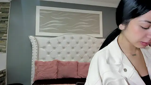  camila ortiz online show from October 3, 2025, 7:33 pm