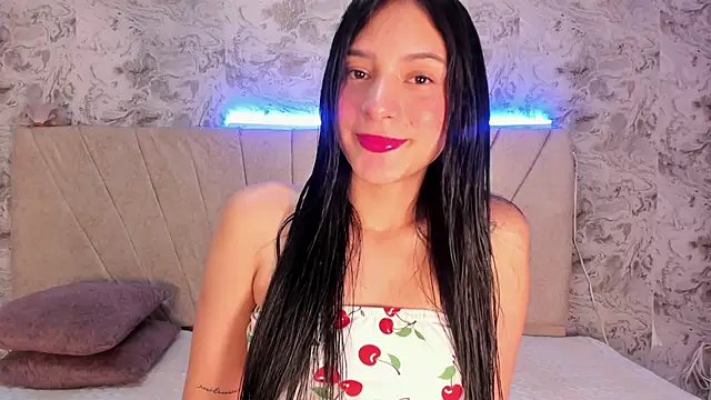 Snapshot of violet_77711 chatting on October 19, 2025, 10:05 am violet 77711 online show from October 19, 2025, 10:05 am