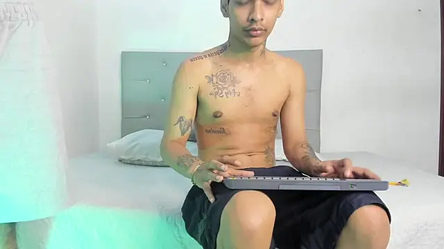 twinkDuohot online show from December 18, 2025, 11:44 pm