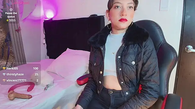 sophia arevalo online show from October 31, 2025, 3:07 am