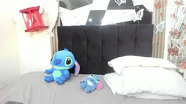 sophia arevalo online show from April 18, 2026, 3:10 am