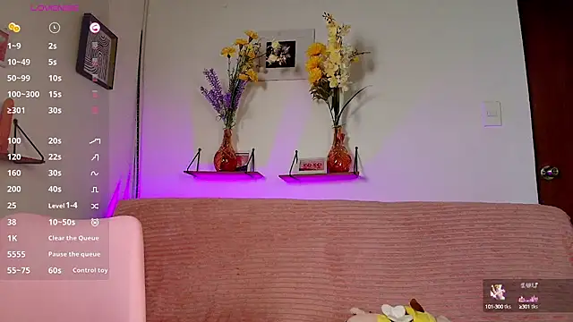 Snapshot of emycarver09 chatting on October 10, 2025, 12:37 pm emycarver09 online show from October 10, 2025, 12:37 pm