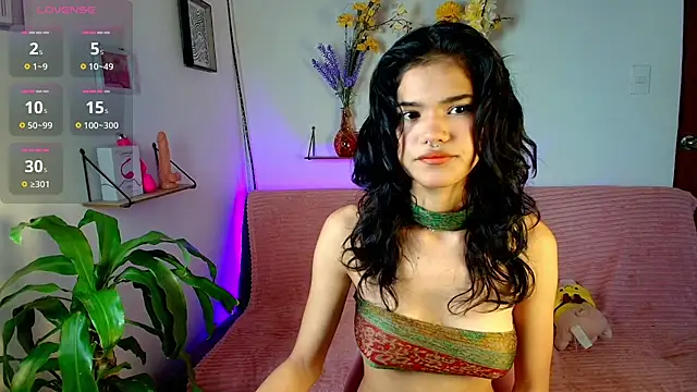 Snapshot of emycarver09 chatting on October 13, 2025, 12:16 pm emycarver09 online show from October 13, 2025, 12:16 pm