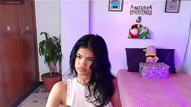 emycarver09 online show from December 14, 2025, 11:48 am