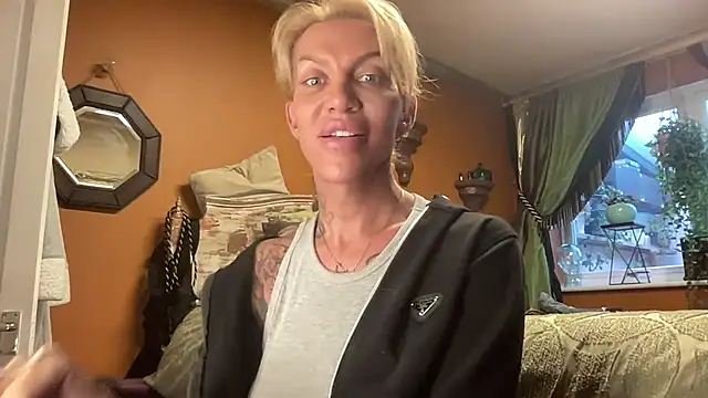 Snapshot of xl_uk_top_trans chatting on September 11, 2025, 8:14 am xl uk top trans online show from September 11, 2025, 8:14 am