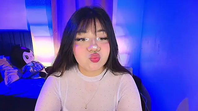 annie-russel online show from September 23, 2025, 11:52 pm