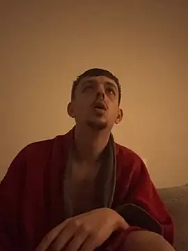 Girlspoop21 online show from April 15, 2026, 7:43 pm