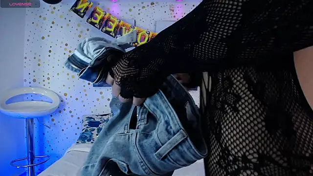 Emily Vaughan online show from October 21, 2025, 3:29 am